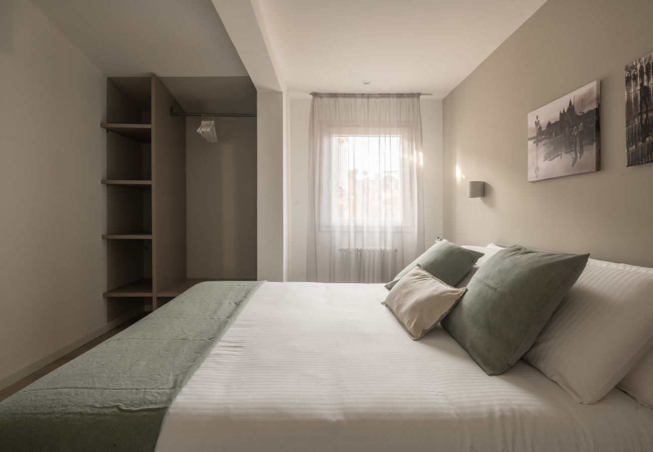 Apartment in Venice - Sant'Aponal Cozy Apartment with Terrace R&R