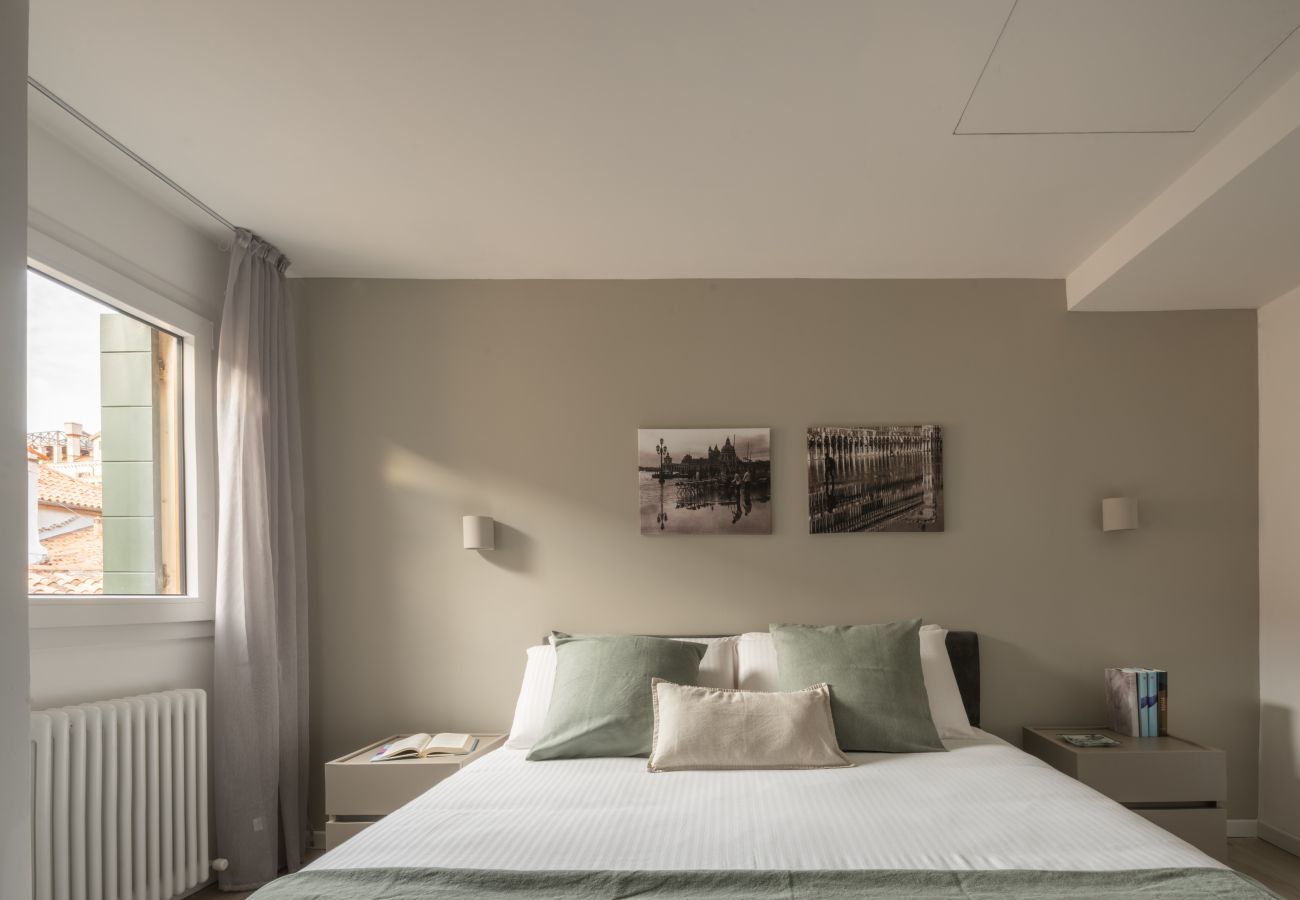 Apartment in Venice - Sant'Aponal Cozy Apartment with Terrace R&R