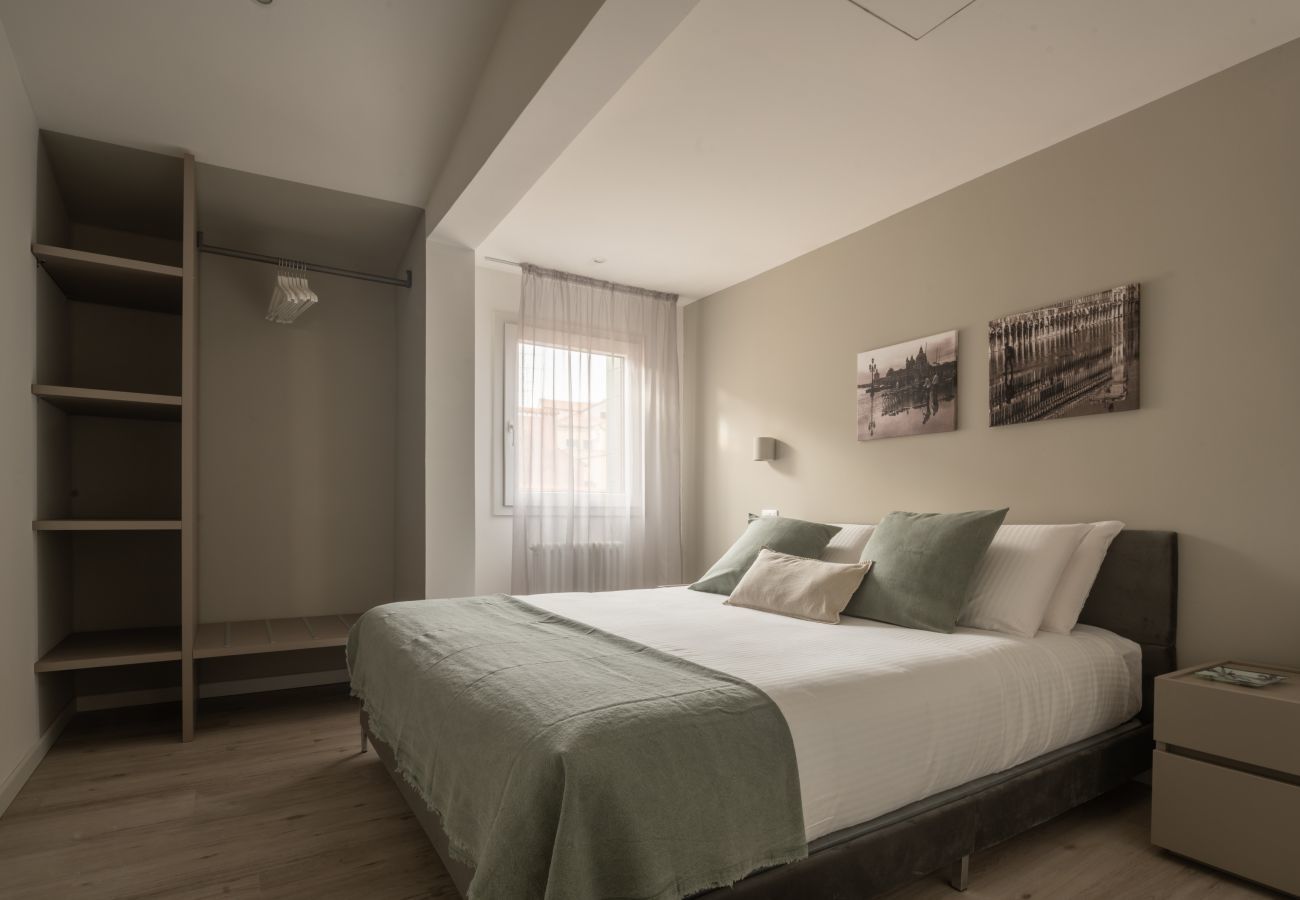 Apartment in Venice - Sant'Aponal Cozy Apartment with Terrace R&R