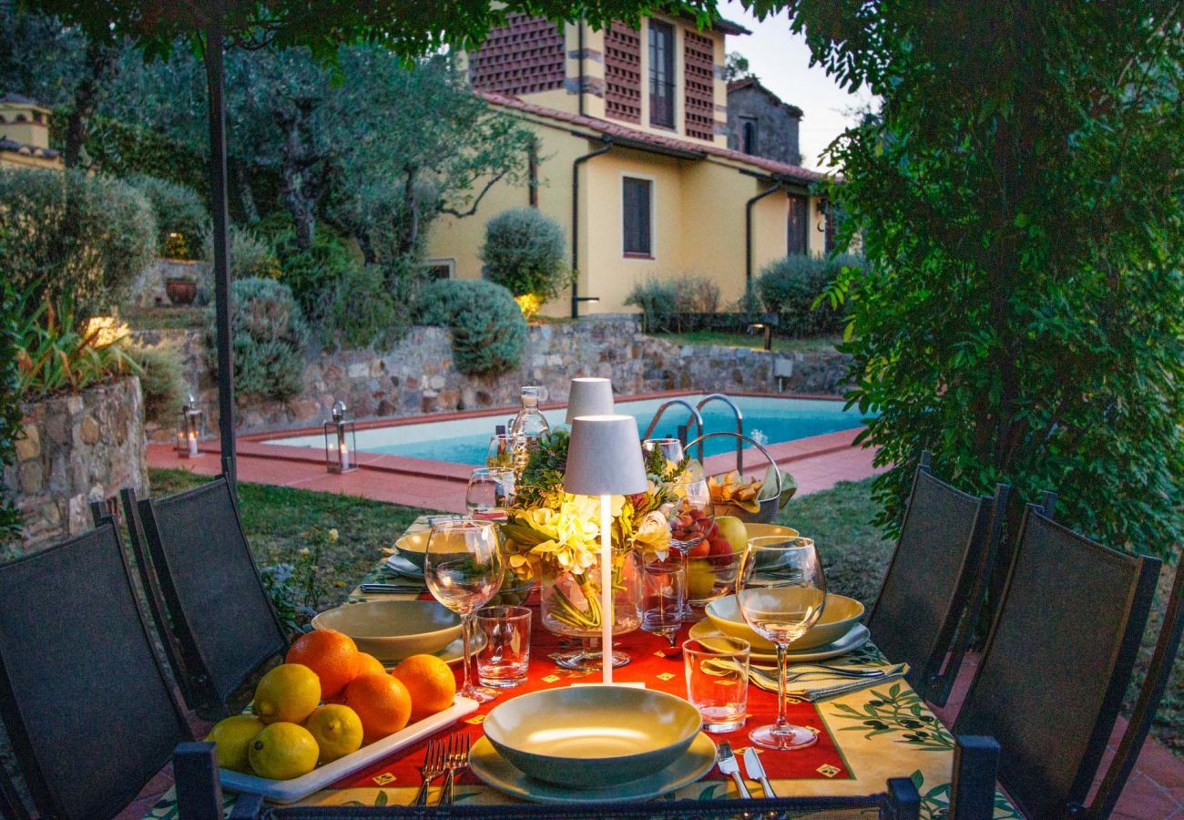 Villa in Lucca - Villa Debby, 2 bedrooms Farmhouse with Pool on the Hills of Lucca