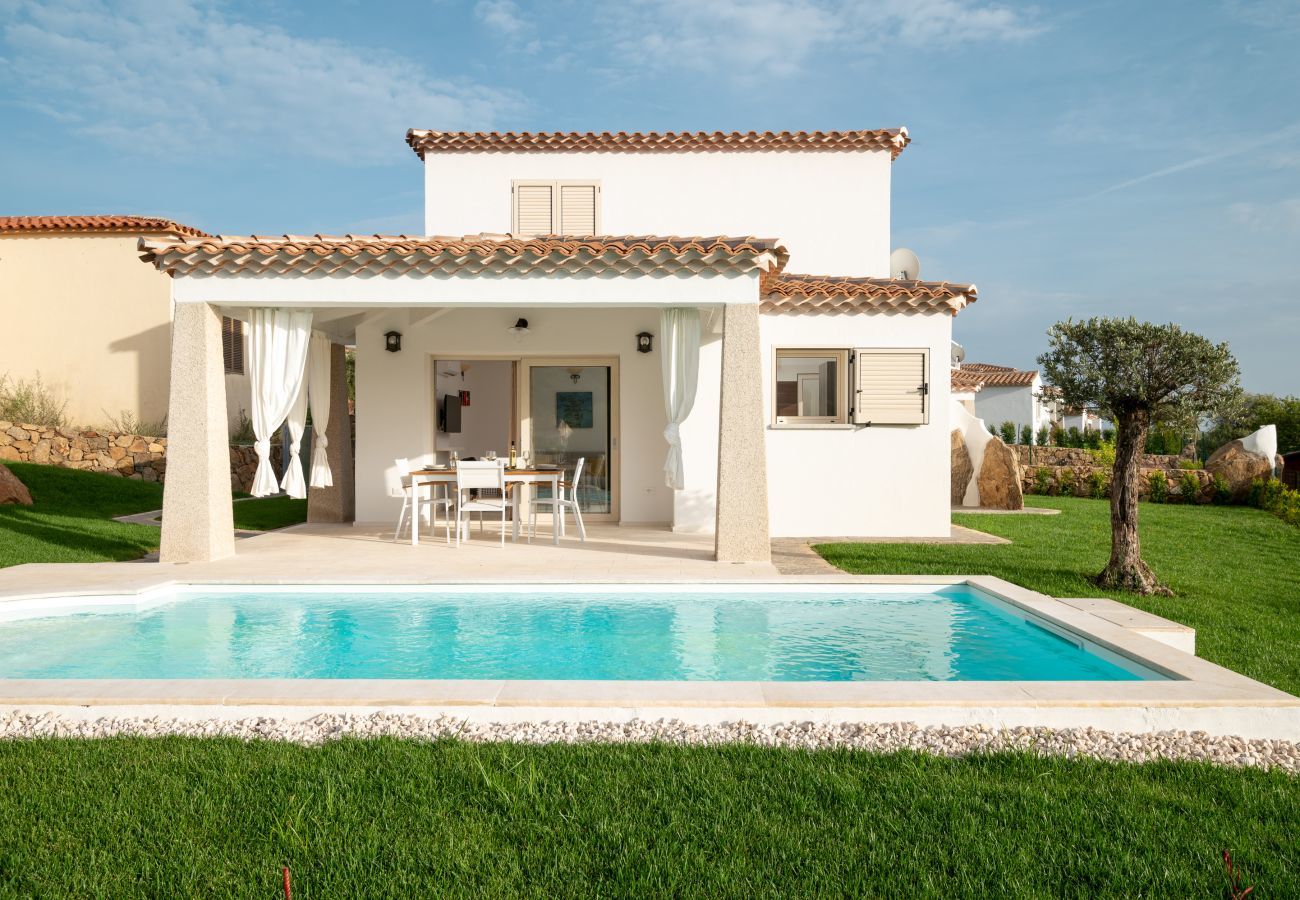 Villa in Budoni - Bellevue 36A by Klodge - modern retreat with private pool, greenery and views