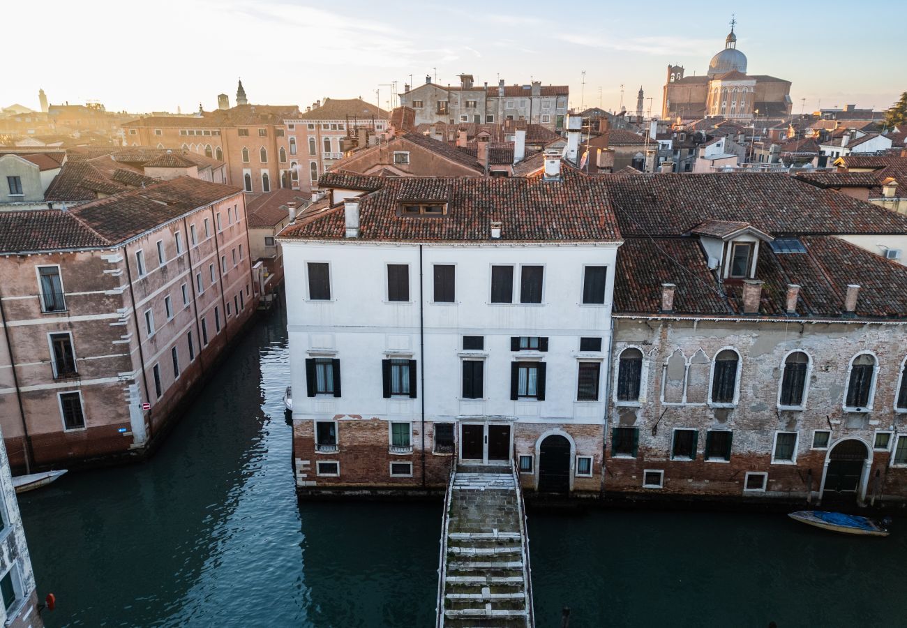 Apartment in Venice - Santa Giustina Canal View R&R