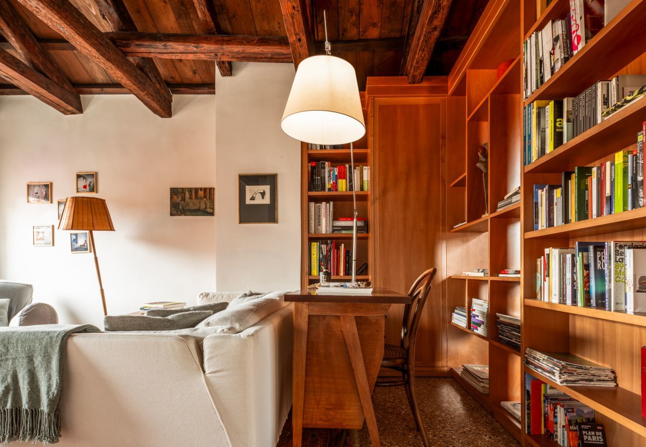 Apartment in Venice - Santa Giustina Canal View R&R