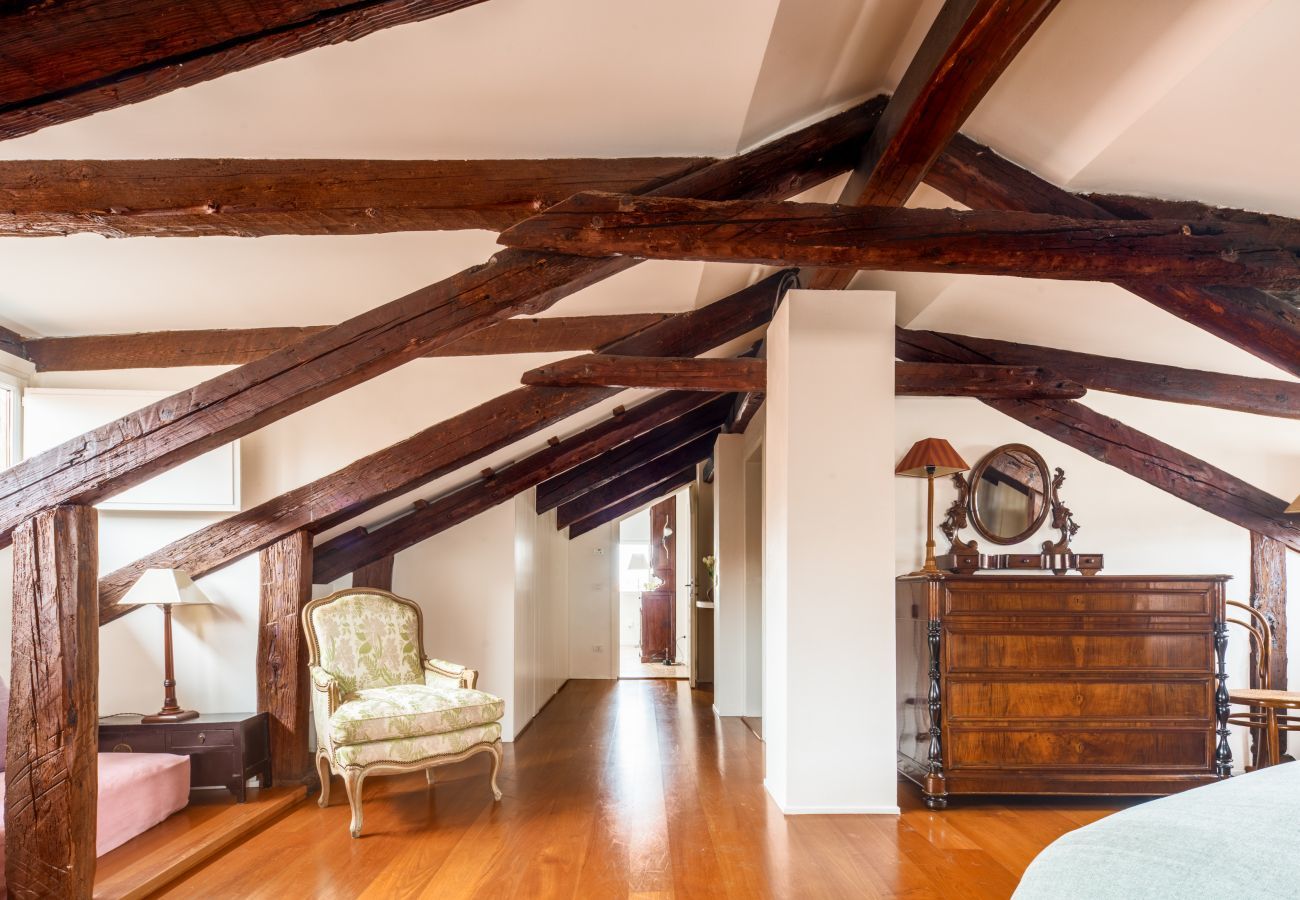 Apartment in Venice - Santa Giustina Canal View R&R