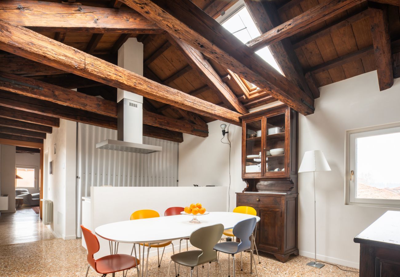 Apartment in Venice - Santa Giustina Canal View R&R