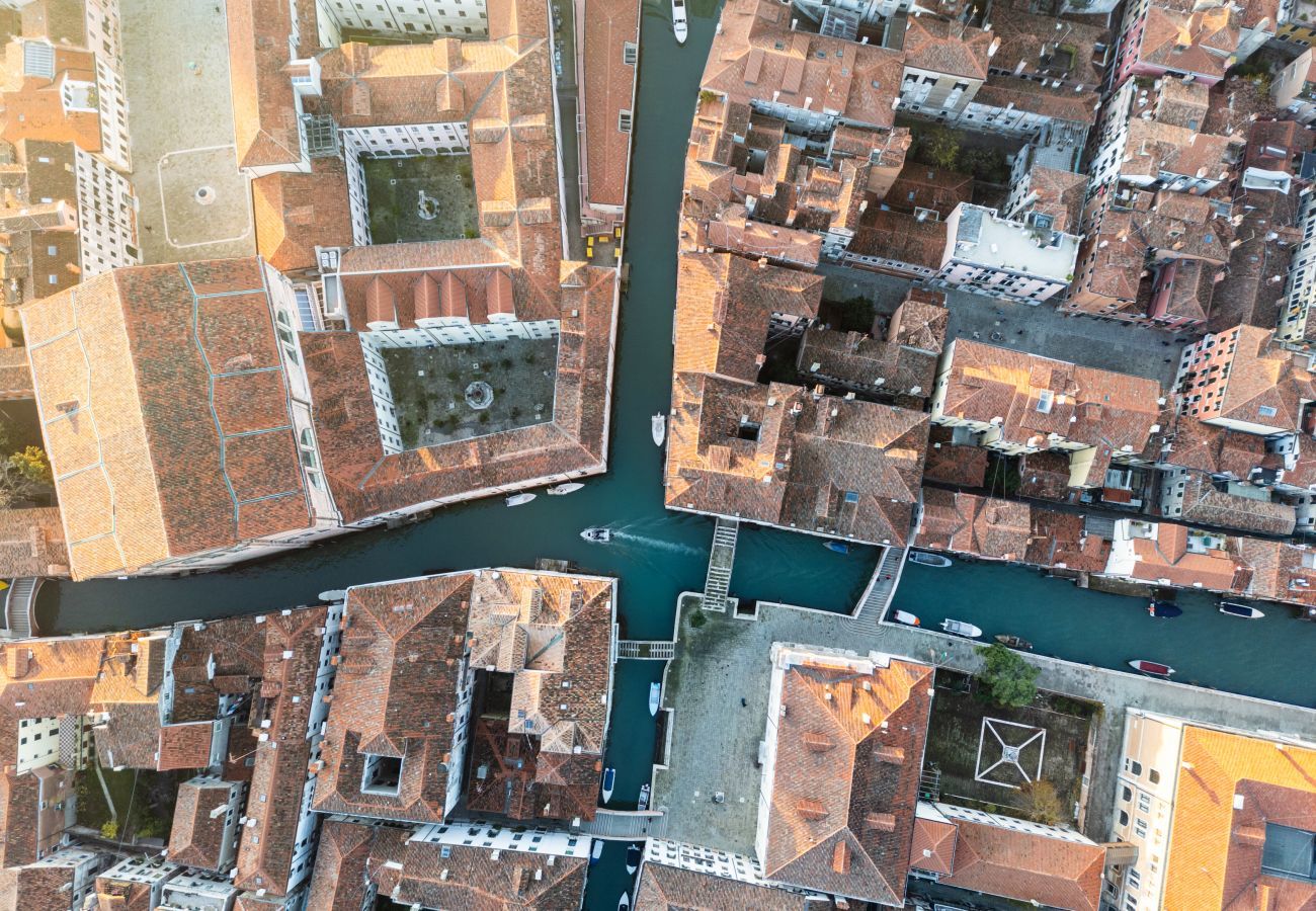 Apartment in Venice - Santa Giustina Canal View R&R