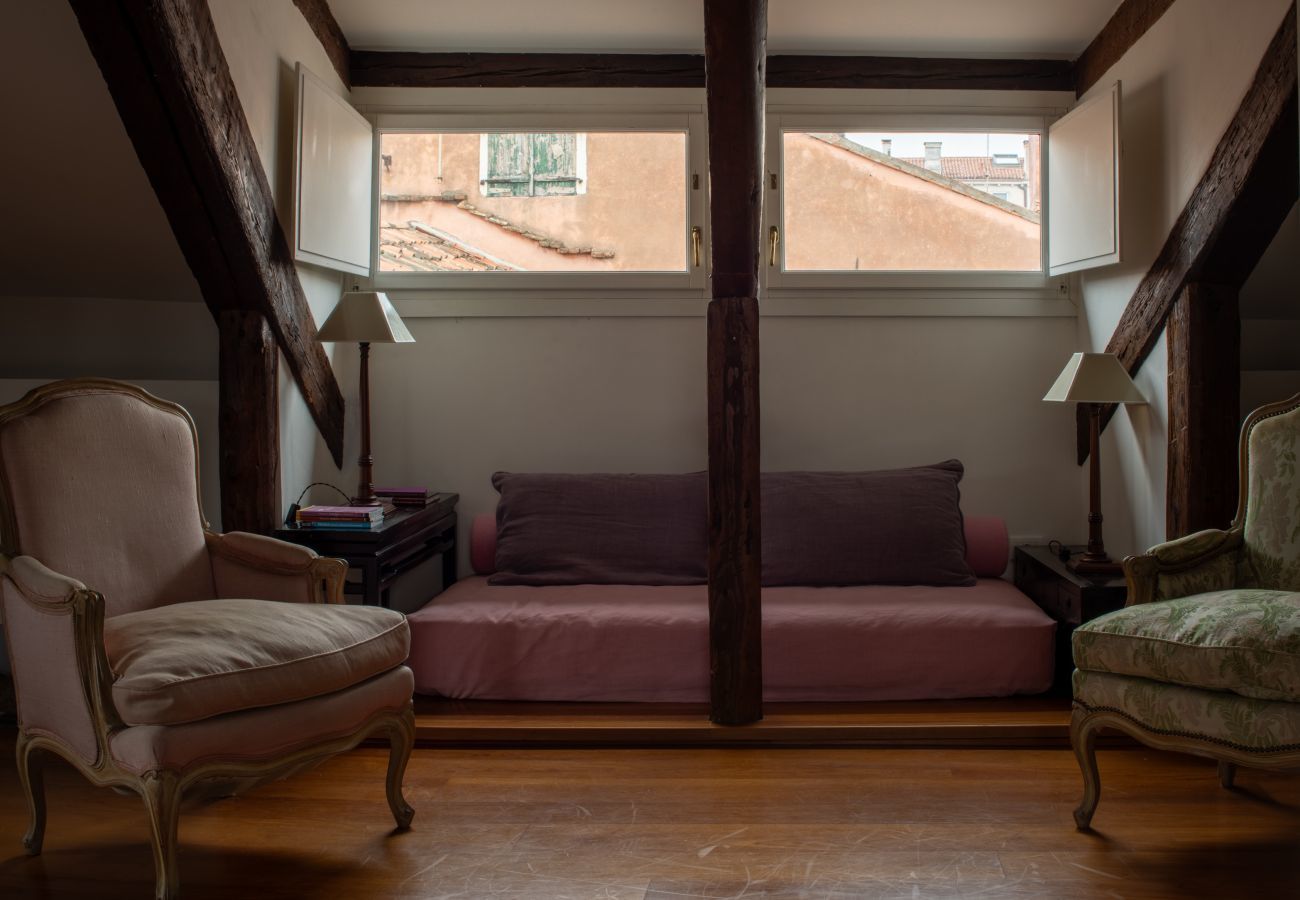Apartment in Venice - Santa Giustina Canal View R&R