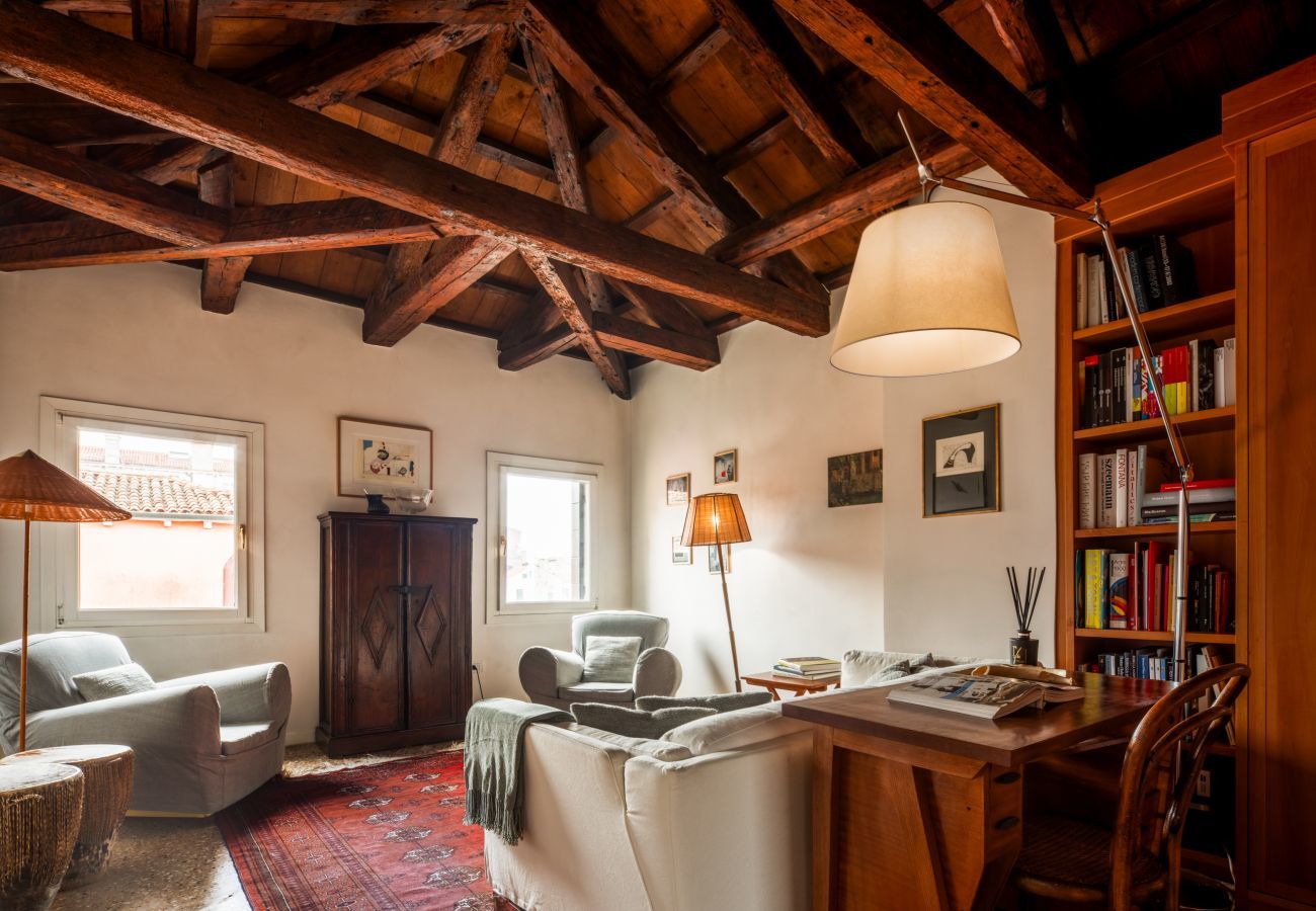 Apartment in Venice - Santa Giustina Canal View R&R