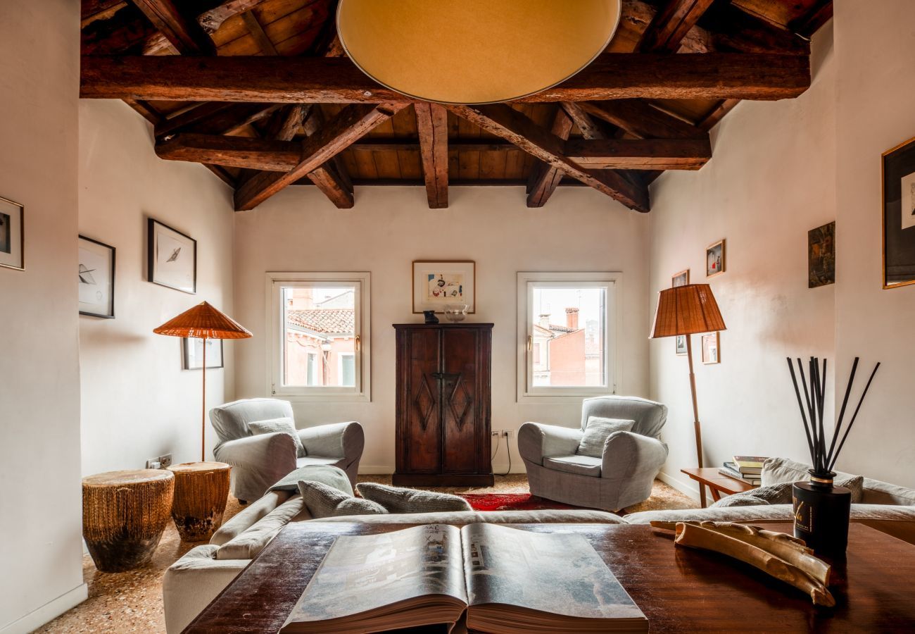 Apartment in Venice - Santa Giustina Canal View R&R