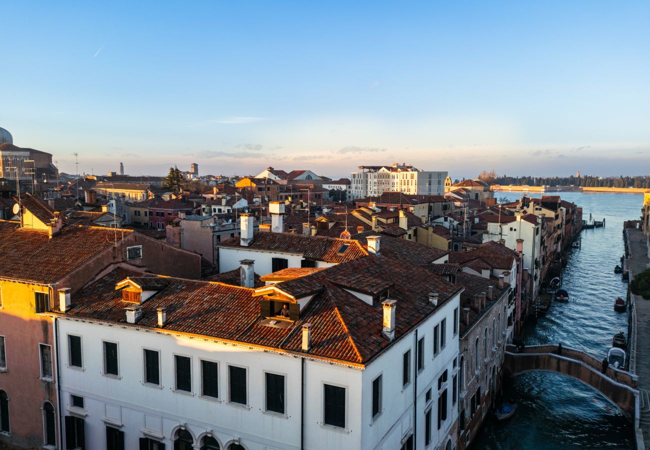 Apartment in Venice - Santa Giustina Canal View R&R
