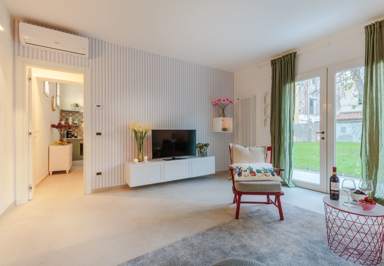 Apartment in Lucca - The City Oasis