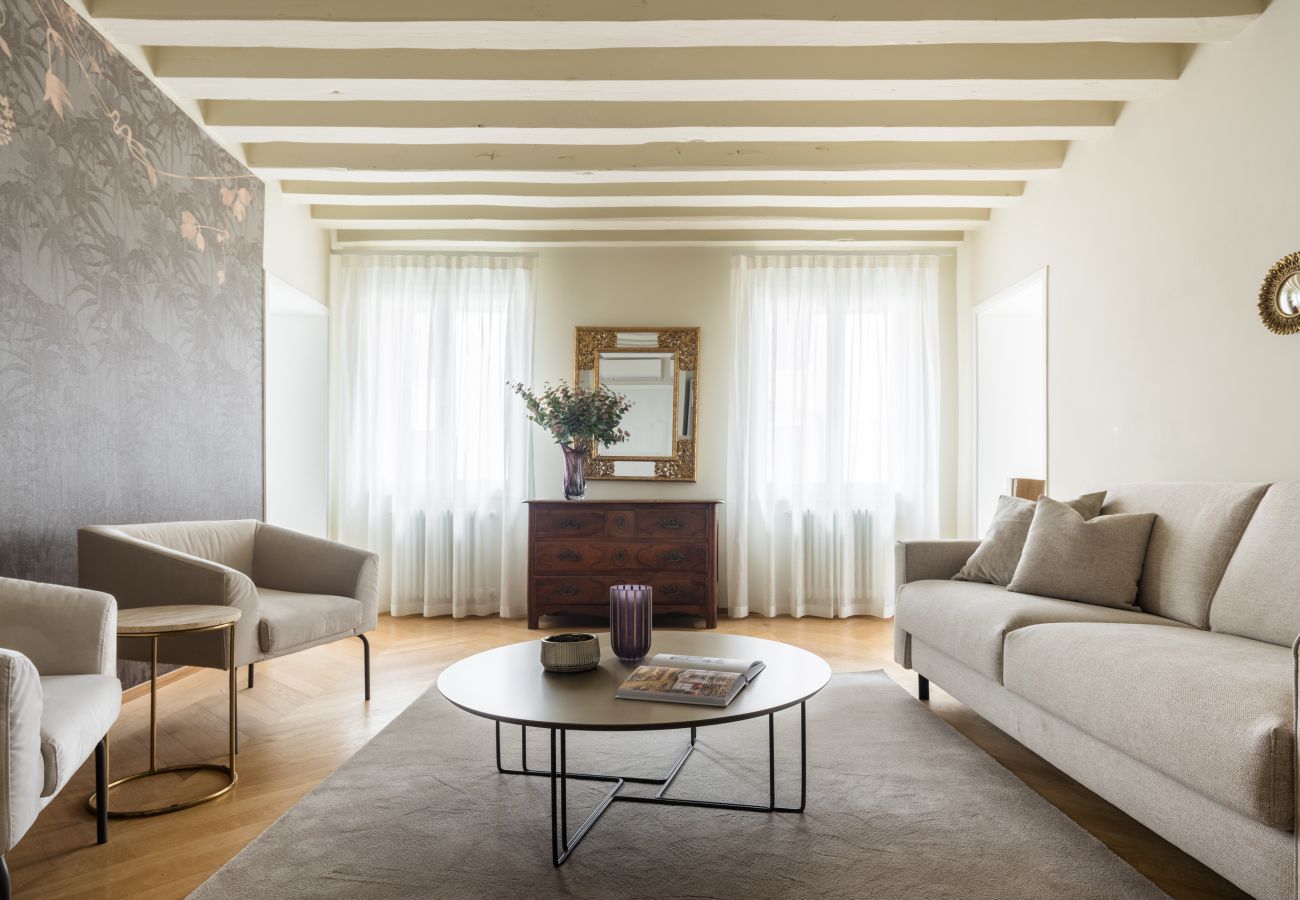 Apartment in Venice - San Giovanni e Paolo Canal View Apartment R&R