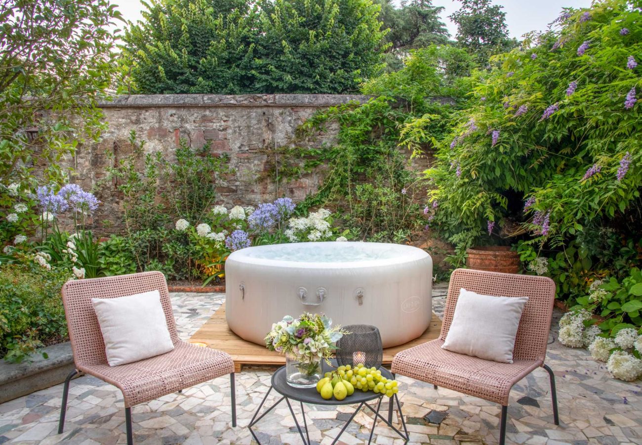 Apartment in Lucca - The Garden Lodge