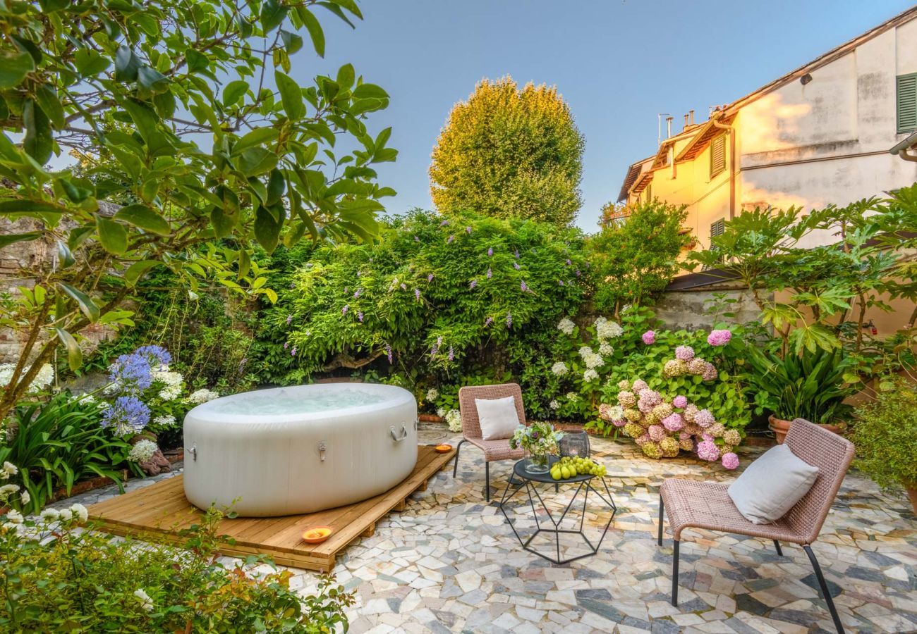 Apartment in Lucca - The Garden Lodge