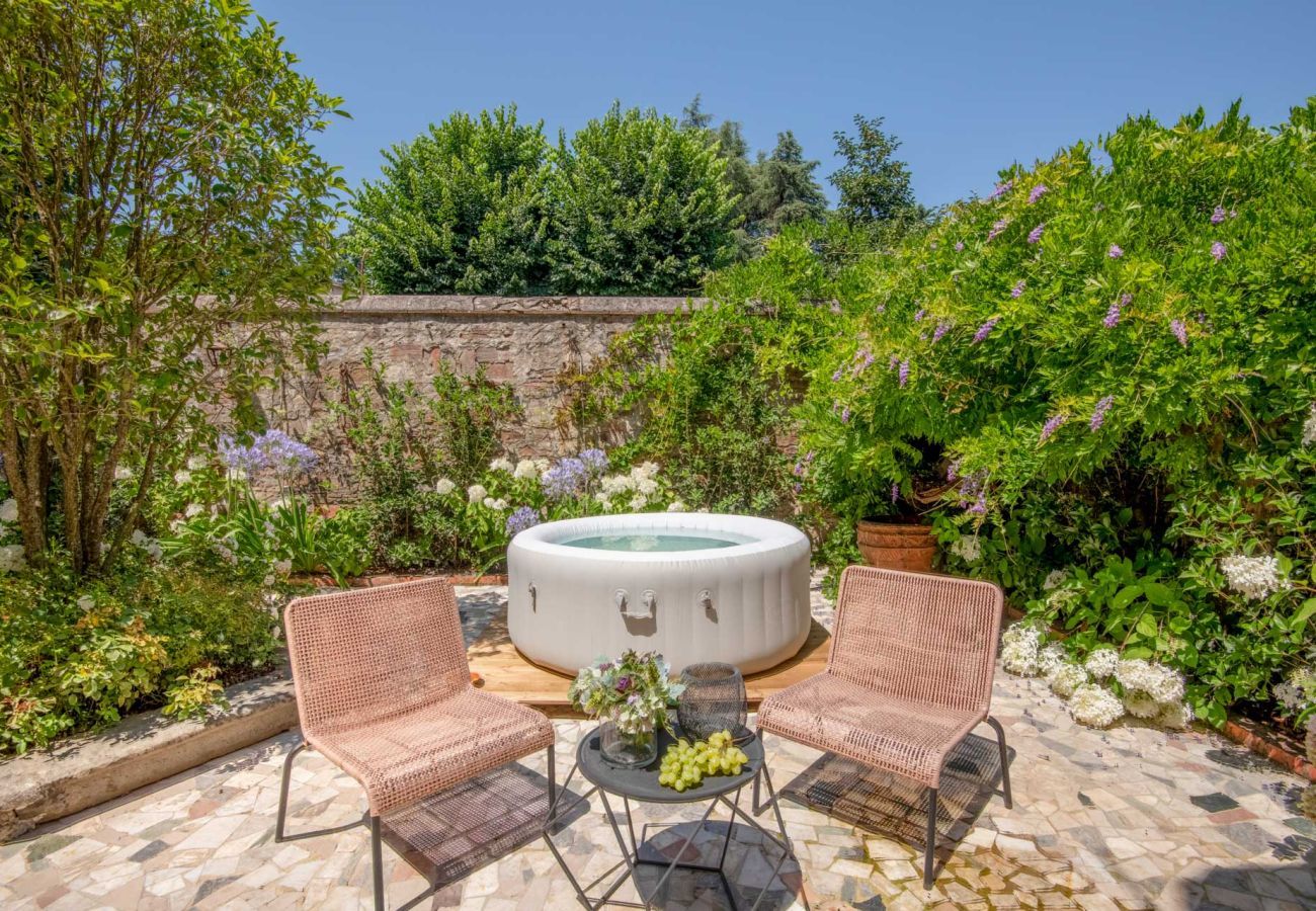 Apartment in Lucca - The Garden Lodge