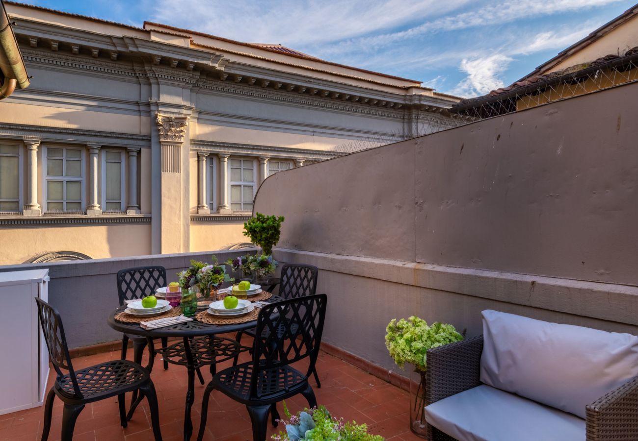 Apartment in Lucca - The Terrace Retreat