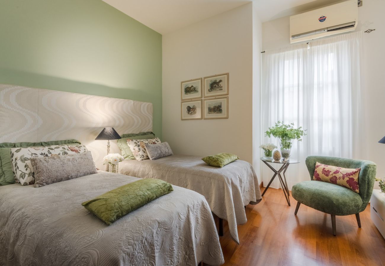 Apartment in Lucca - The Terrace Retreat