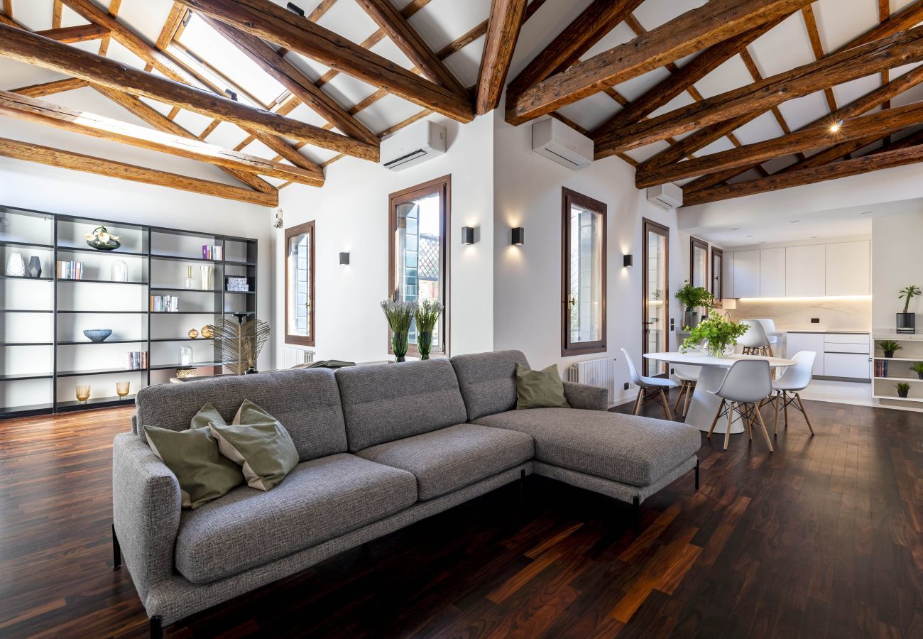 Apartment in Venice - San Barnaba Palace - Apartment with Terrace R&R