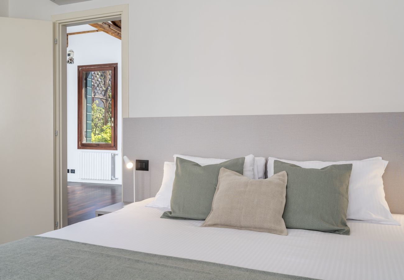 Apartment in Venice - San Barnaba Palace - Apartment with Terrace R&R