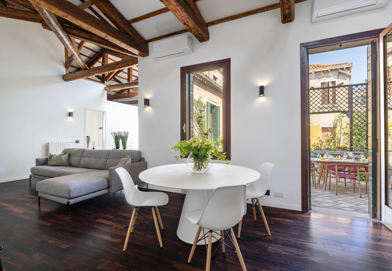 Apartment in Venice - San Barnaba Palace - Apartment with Terrace R&R