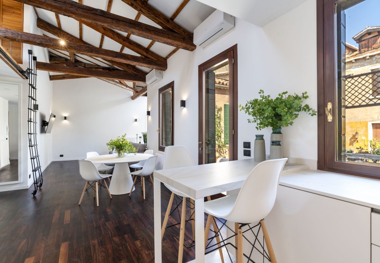 Apartment in Venice - San Barnaba Palace - Apartment with Terrace R&R
