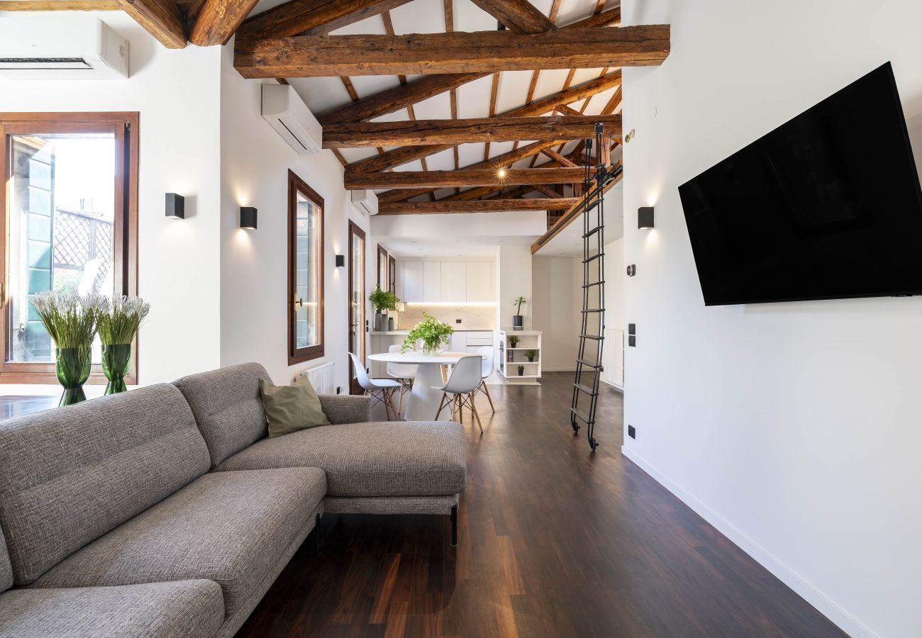 Apartment in Venice - San Barnaba Palace - Apartment with Terrace R&R