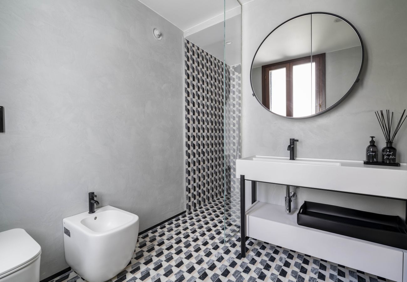 Apartment in Venice - San Barnaba Palace - Apartment with Terrace R&R