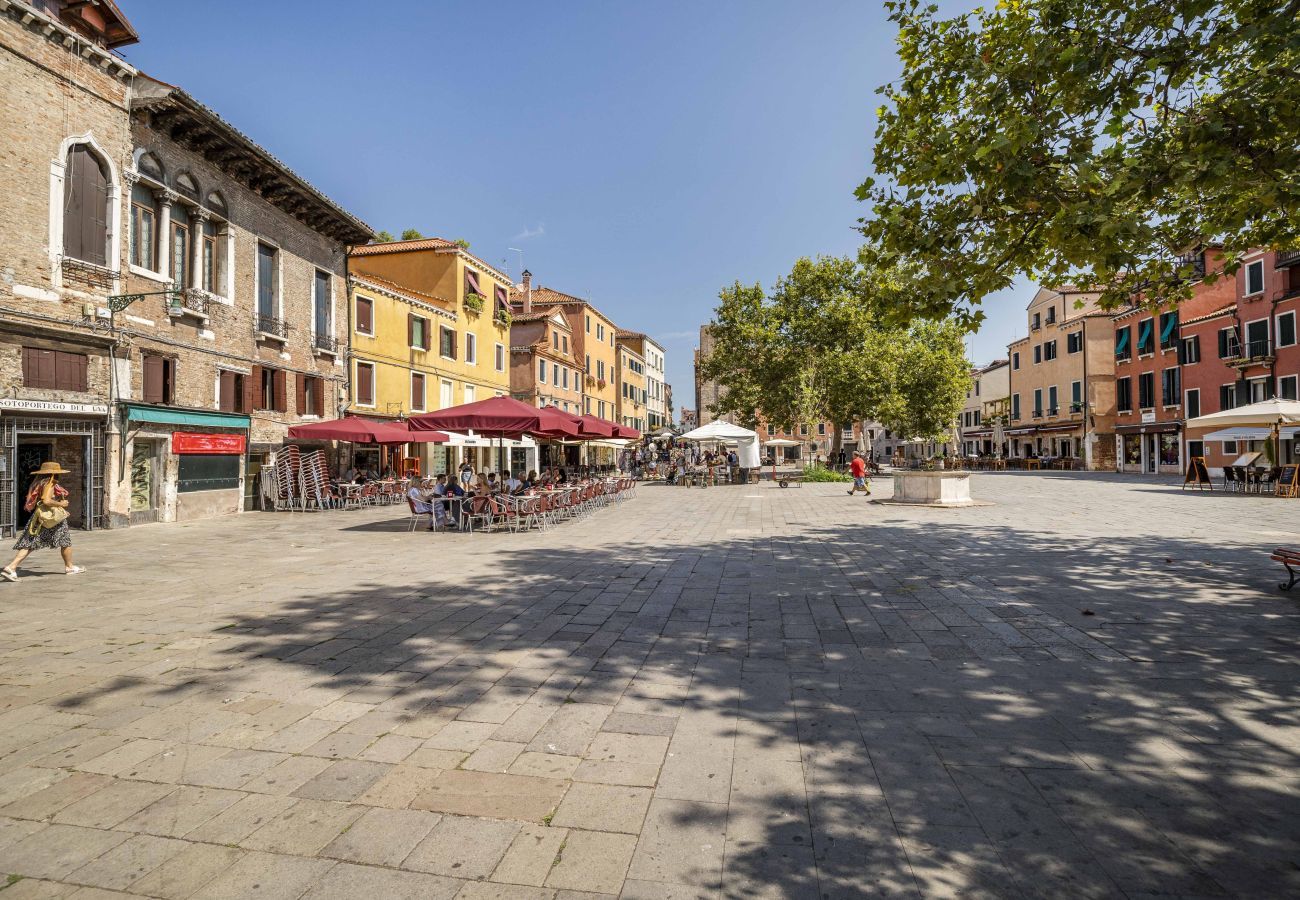 Apartment in Venice - San Barnaba Palace - Apartment with Terrace R&R