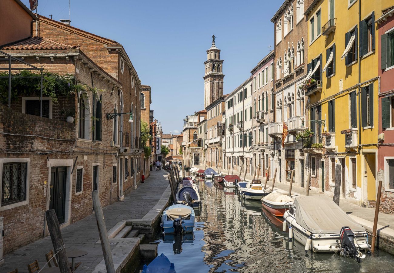 Apartment in Venice - San Barnaba Palace - Apartment with Terrace R&R