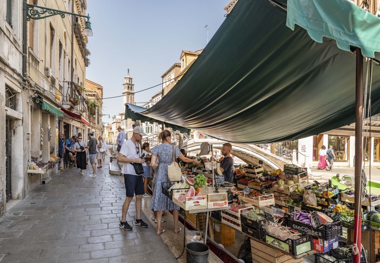 Apartment in Venice - San Barnaba Palace - Apartment with Terrace R&R