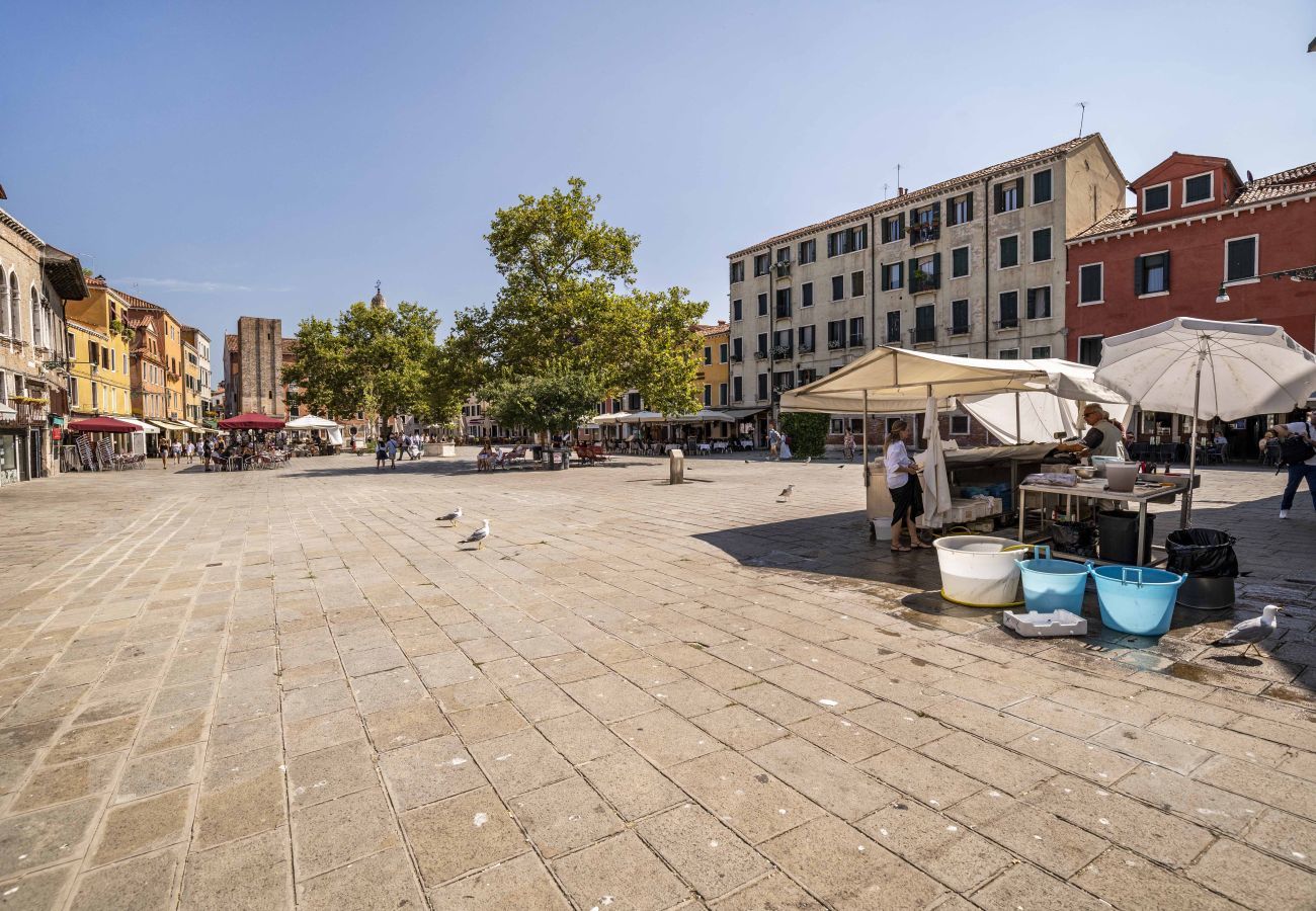 Apartment in Venice - San Barnaba Palace - Apartment with Terrace R&R