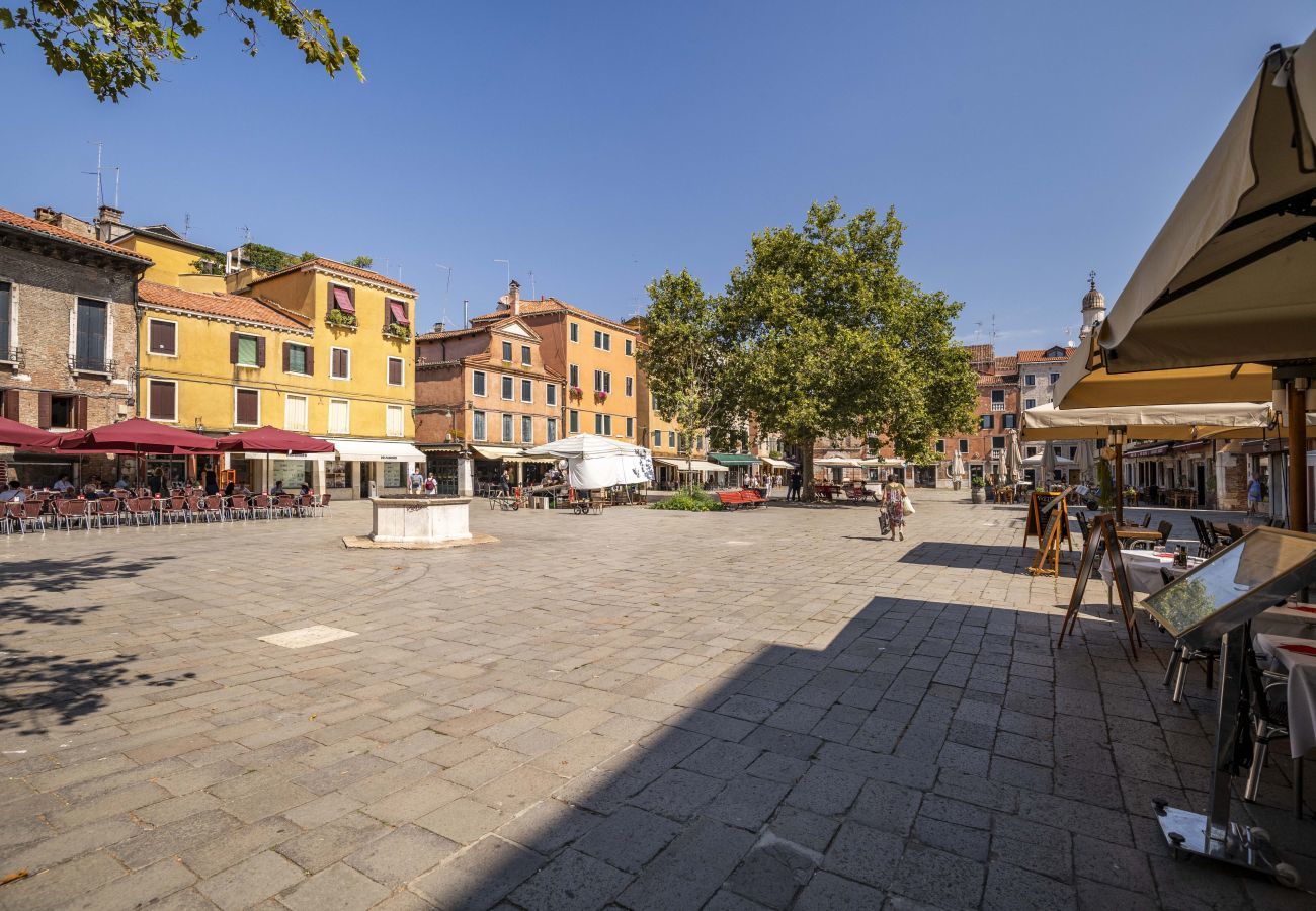 Apartment in Venice - San Barnaba Palace - Apartment with Terrace R&R