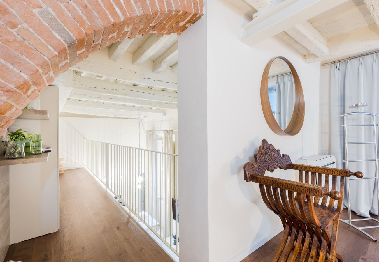 Apartment in Lucca - Cortile Moderno Apartment