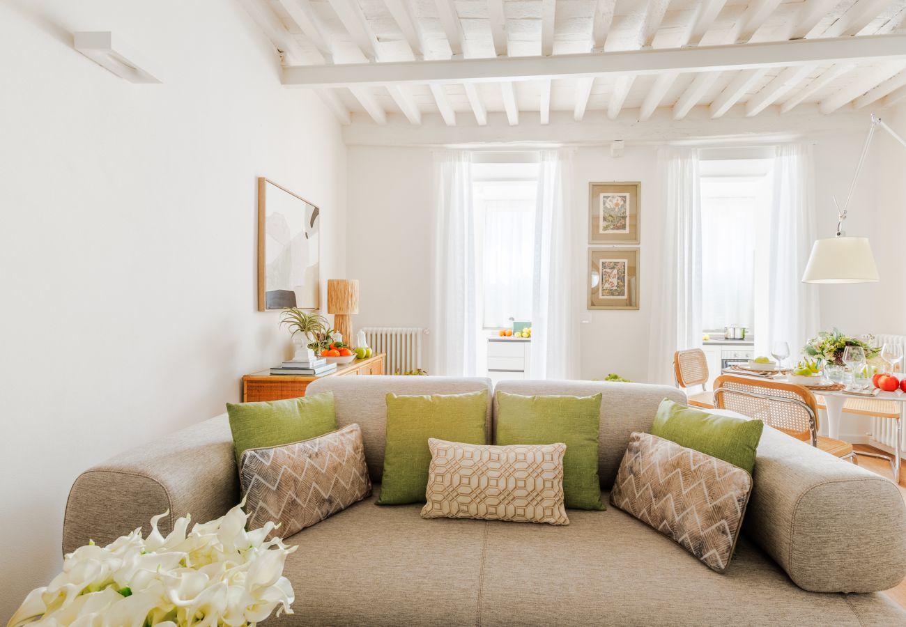 Apartment in Lucca - Letizia Mirror
