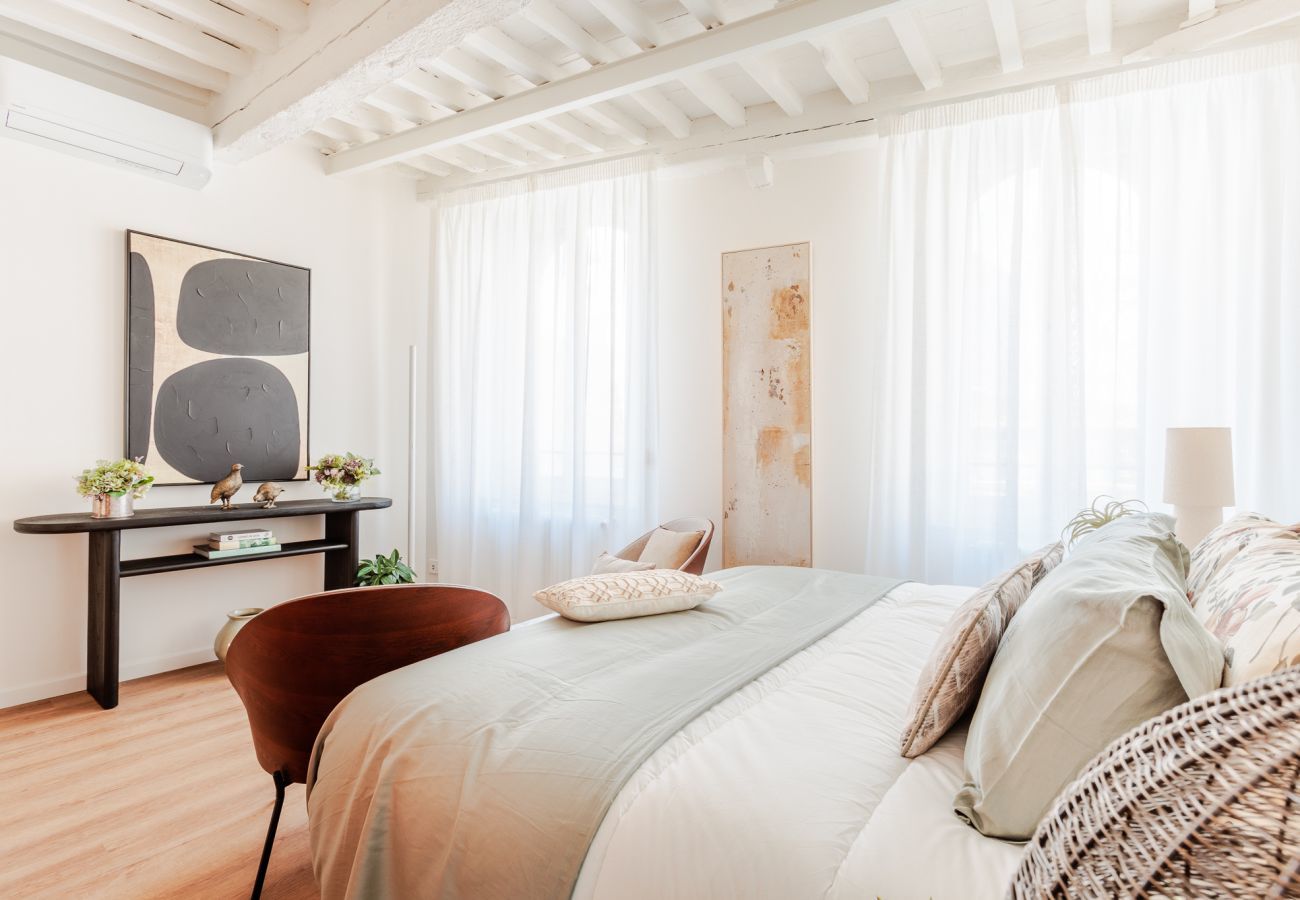 Apartment in Lucca - Letizia Mirror
