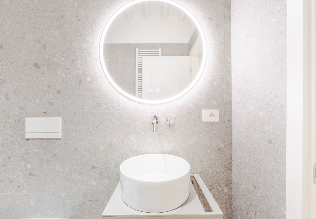 Apartment in Lucca - Letizia Mirror