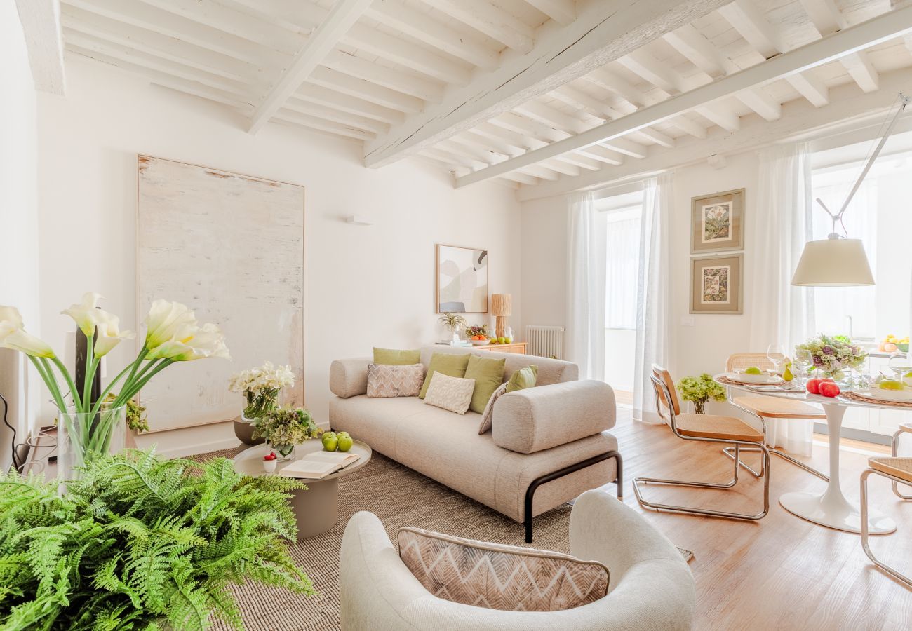 Apartment in Lucca - Letizia Mirror