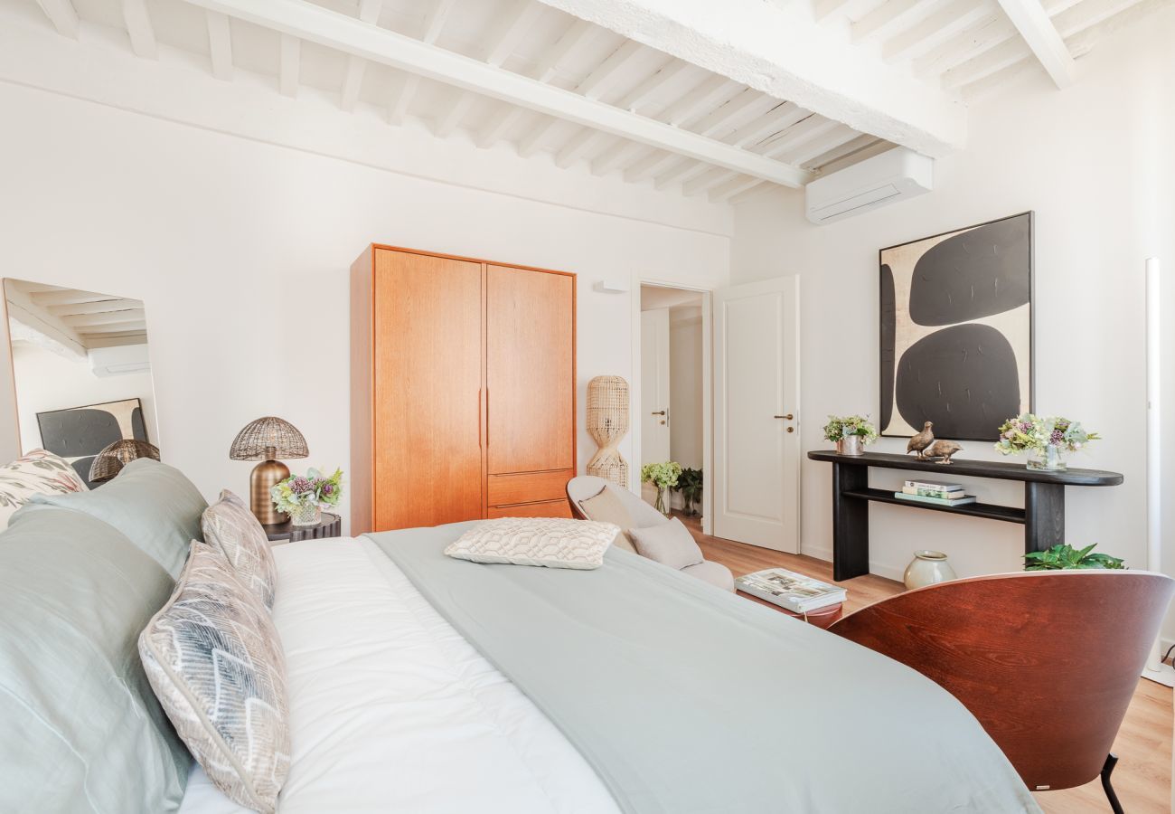 Apartment in Lucca - Letizia Mirror