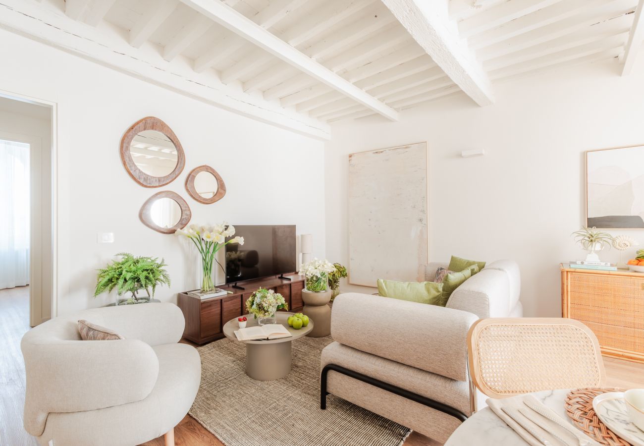 Apartment in Lucca - Letizia Mirror