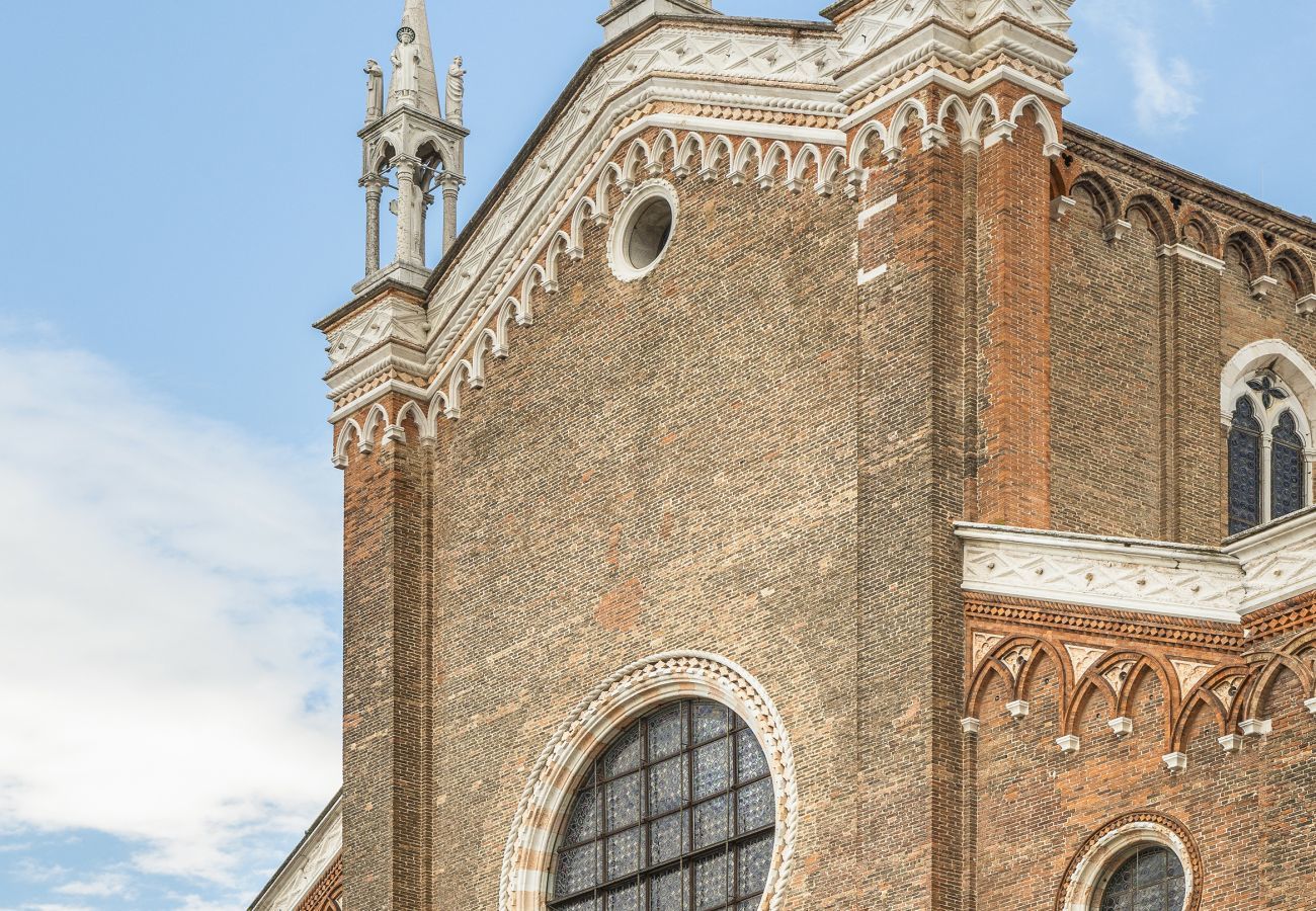 Apartment in Venice - Modern Apartment with View on San Giovanni e Paolo