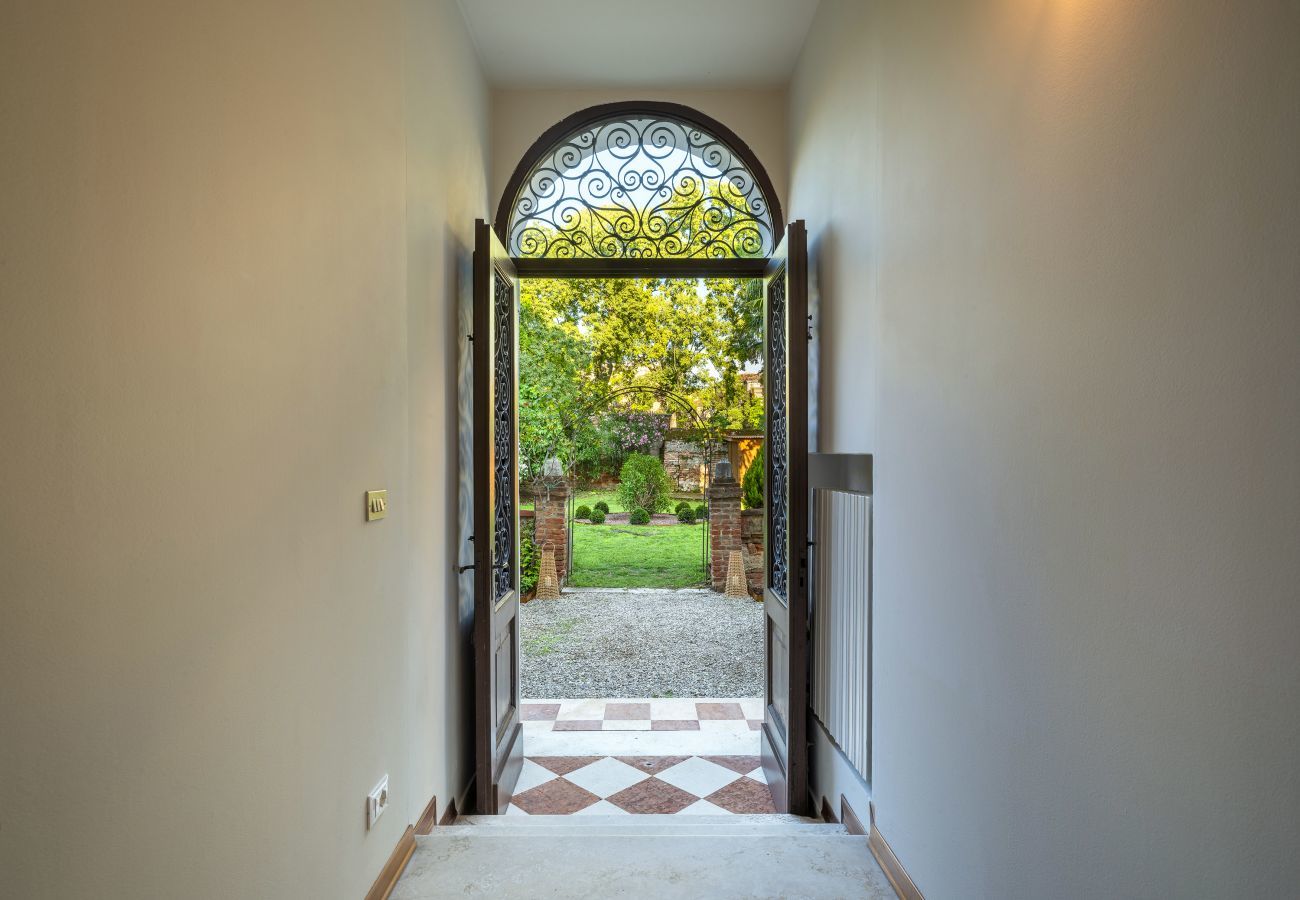 Apartment in Venice - Domus Carla With Garden R&R