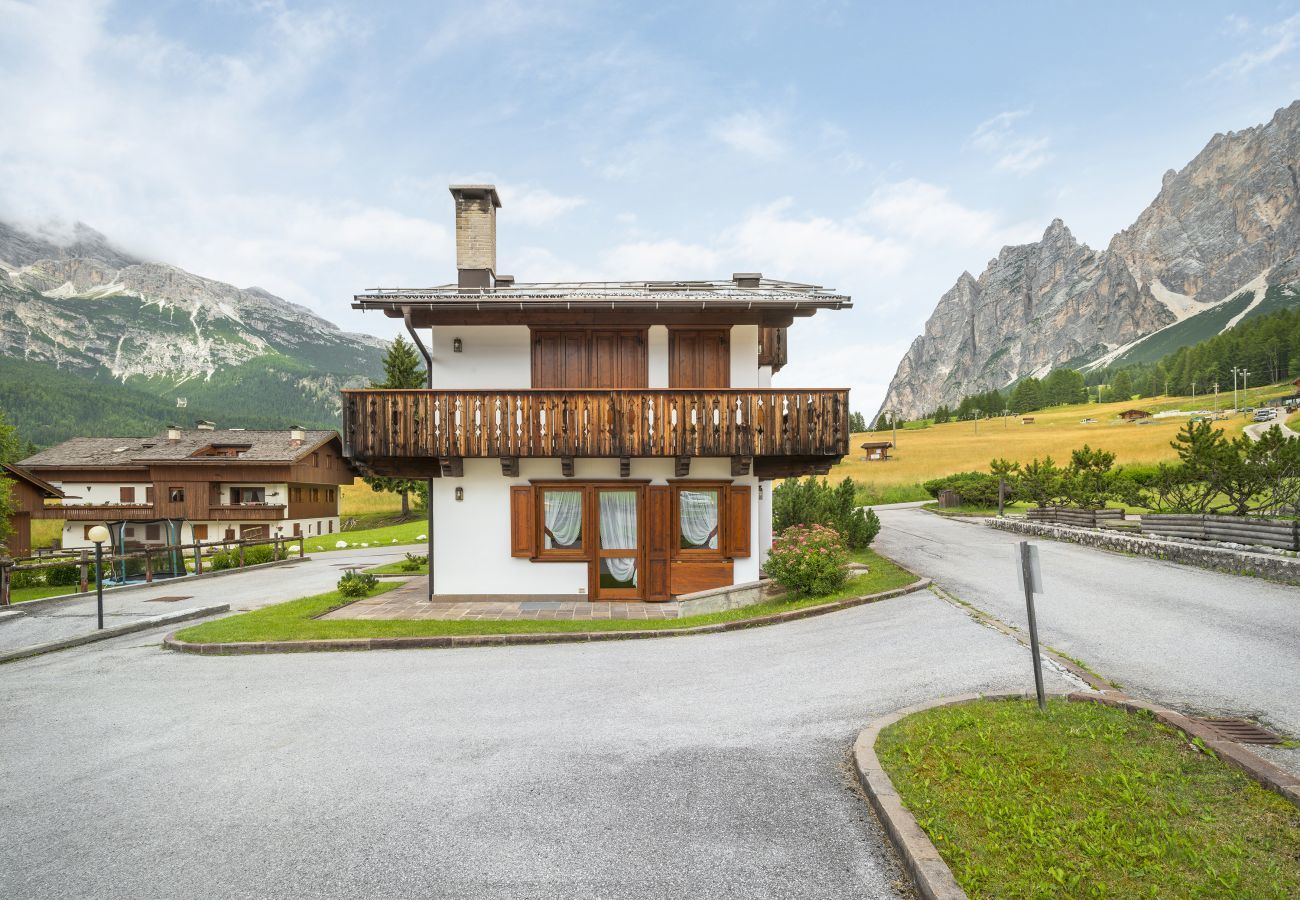 Apartment in Cortina d´Ampezzo - Verocai Charming Chalet R&R