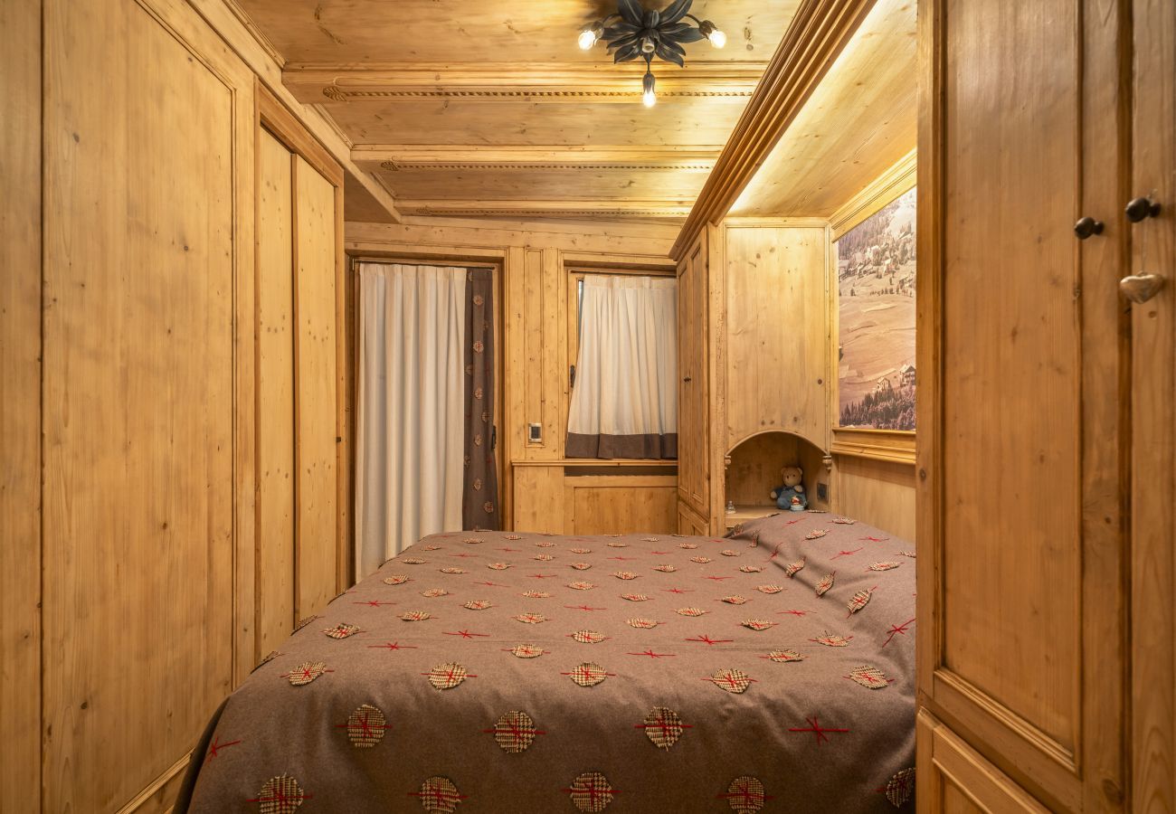 Apartment in Cortina d´Ampezzo - Elegant Tablà with Garden R&R