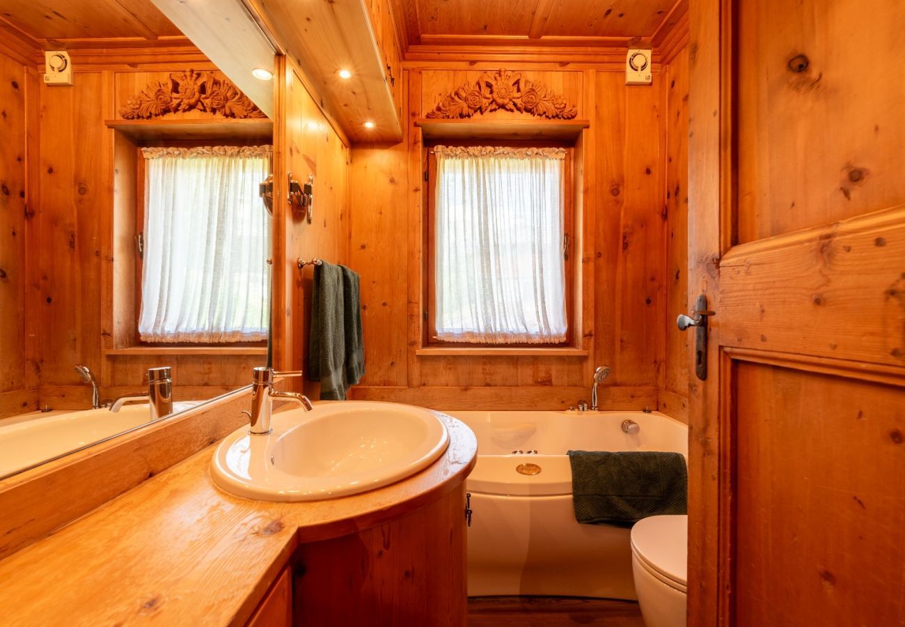 Apartment in Cortina d´Ampezzo - Tofane View Apartment with Terrace R&R