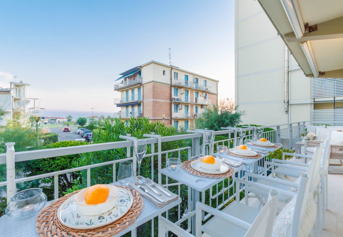 Apartment in Viareggio - Marine Charm