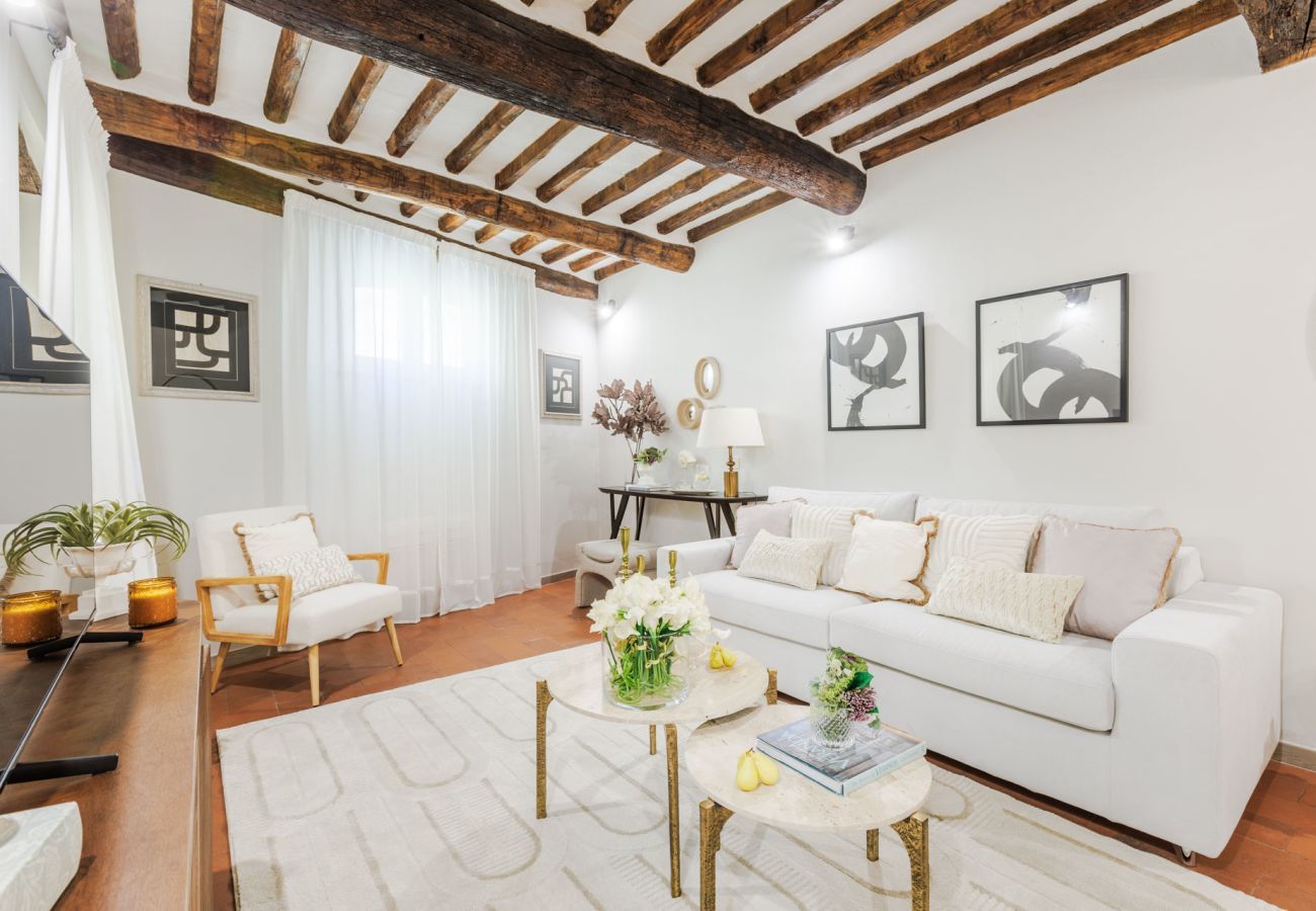 Apartment in Lucca - The Hidden Alley Apartment