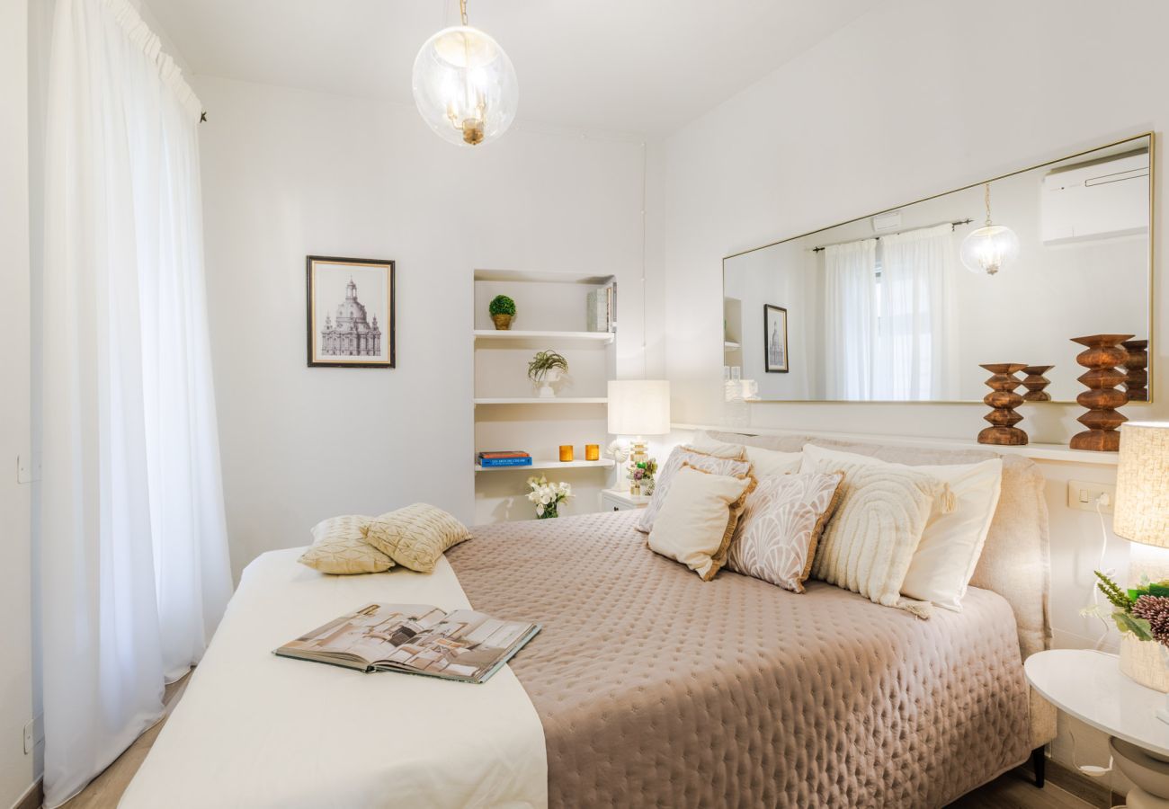 Apartment in Lucca - The Hidden Alley Apartment