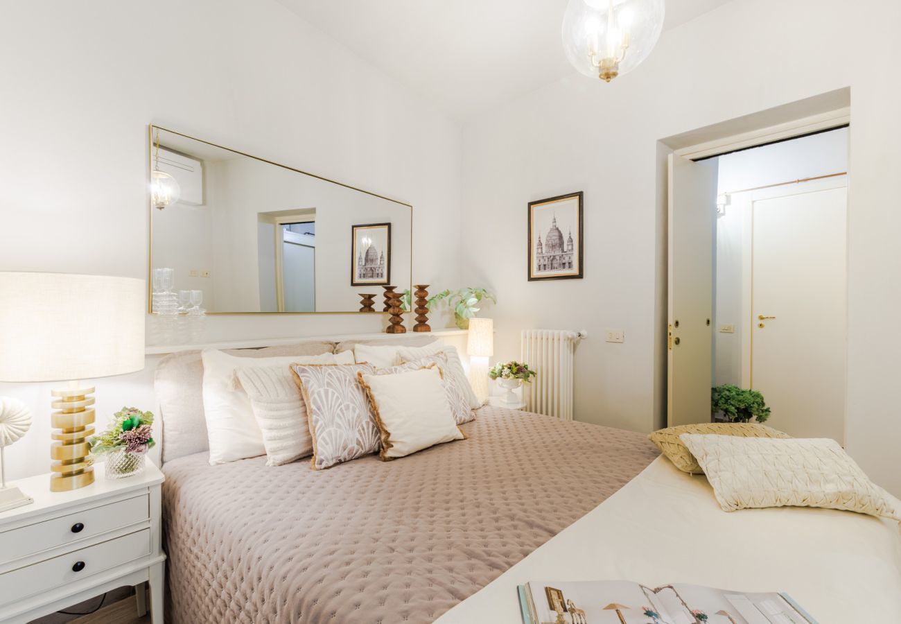 Apartment in Lucca - The Hidden Alley Apartment