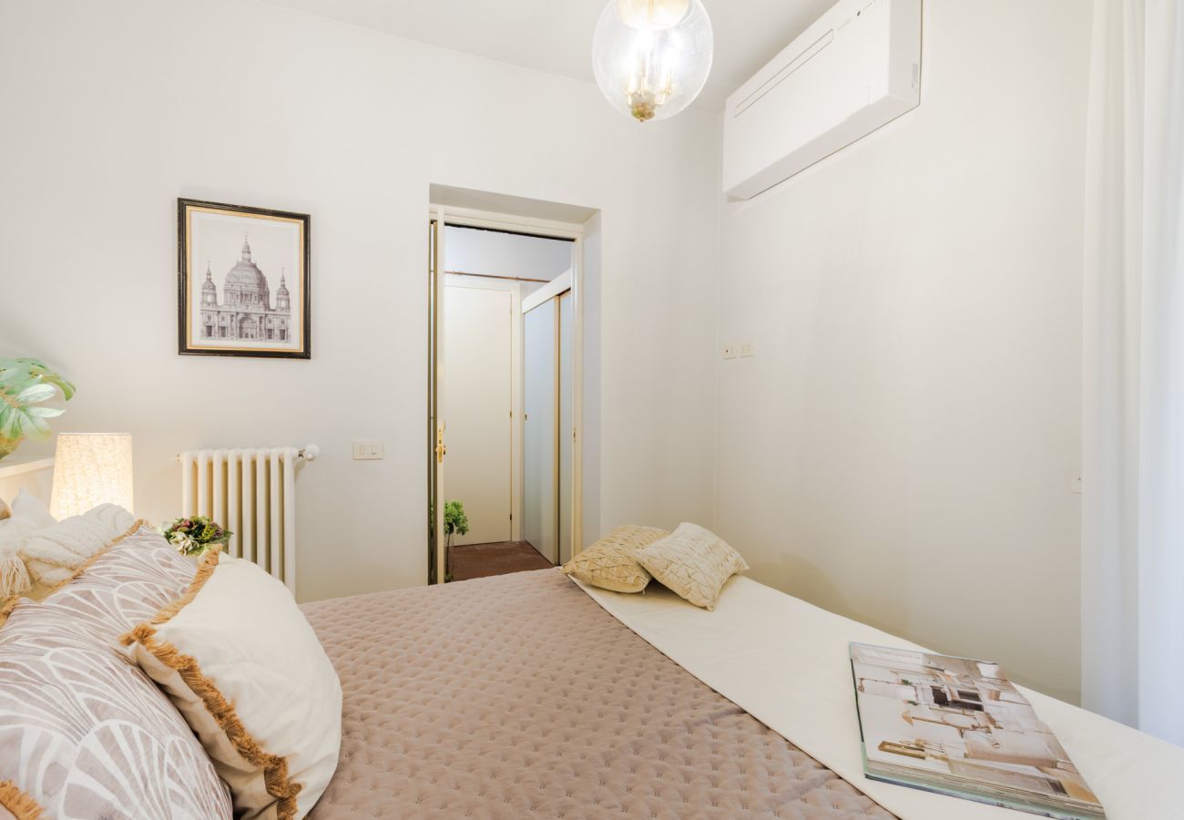 Apartment in Lucca - The Hidden Alley Apartment