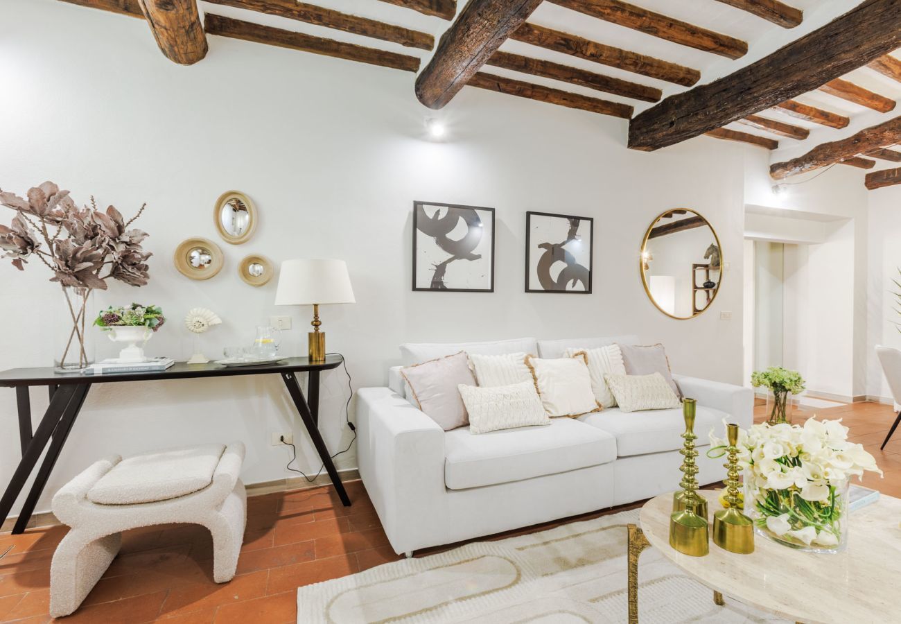 Apartment in Lucca - The Hidden Alley Apartment